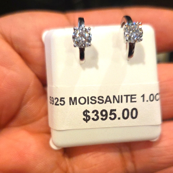 Jewelry - Elegant Silver Moissanite Earrings